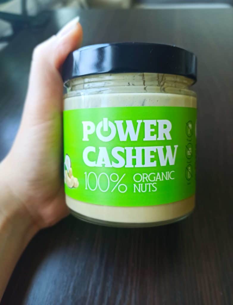 Powerlogy Bio Cashew Cream v ruke